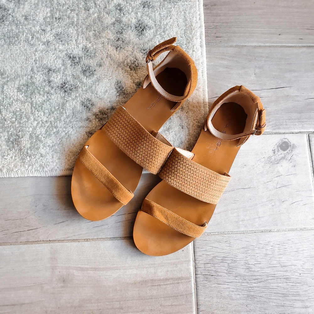 Via Spiga Parker Suede Flat Sandals Ankle Strap